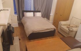 Big Room With Free Parking